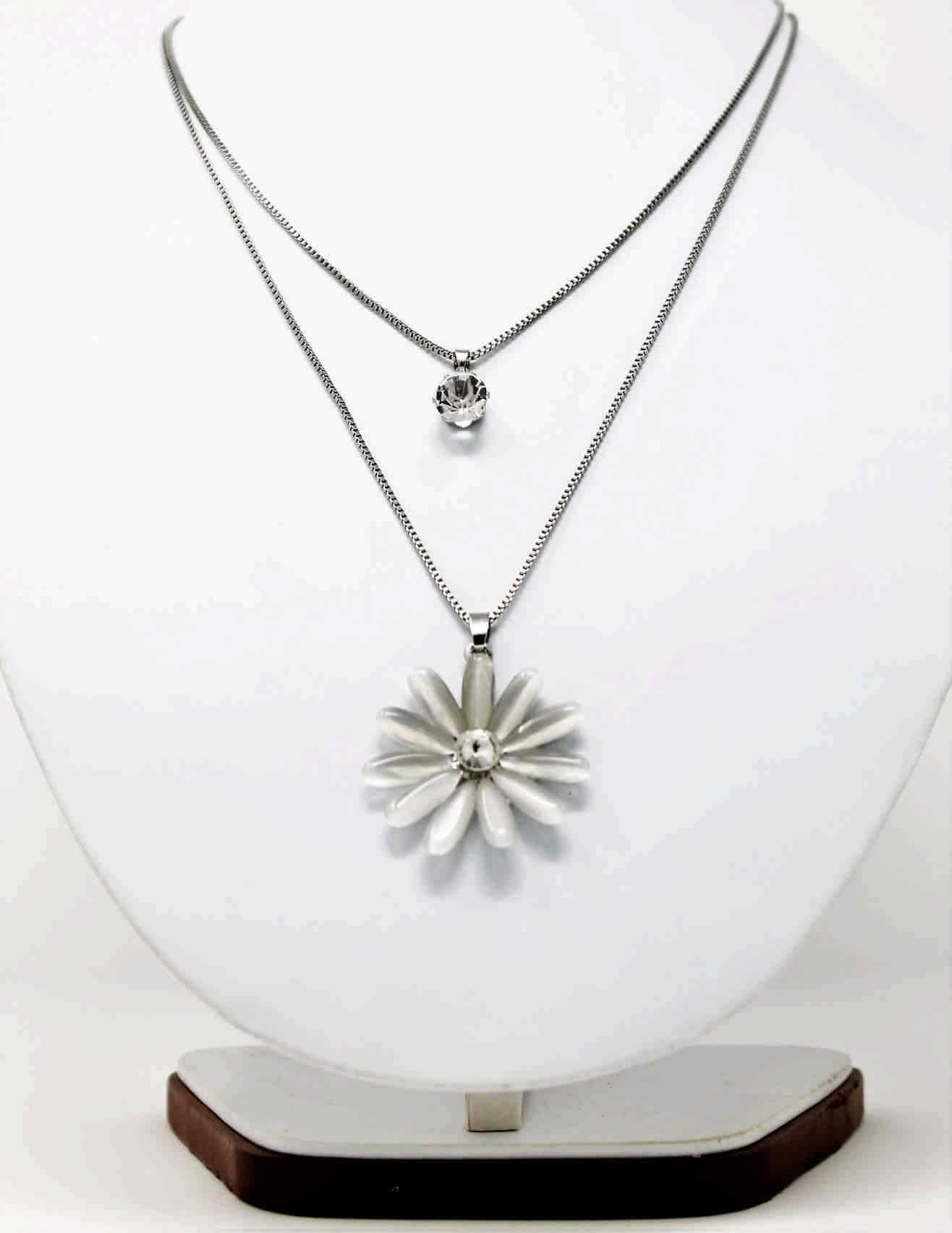 Indian Petals Rhinestones Studded Floral Design Imitation Fashion Metal Double Pendant with Long Chain for Girls